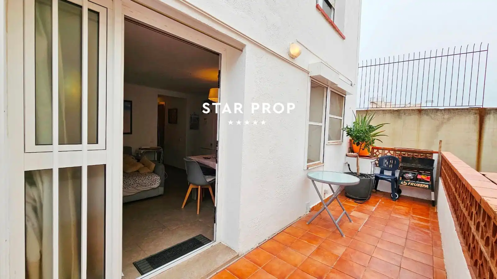 Vista exterior de Piso en venta en Llançà con Jardín privado, Terraza y Trastero