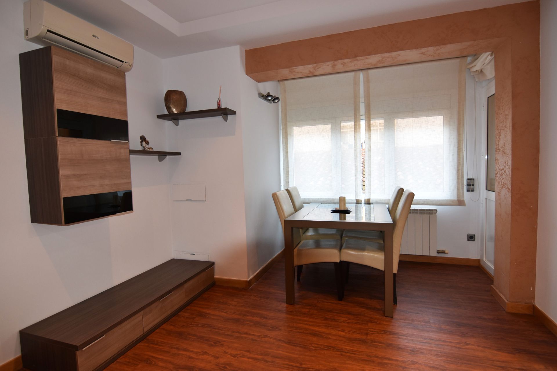 Menjador de Apartament en venda en Pineda de Mar amb Aire condicionat, Calefacció i Parquet