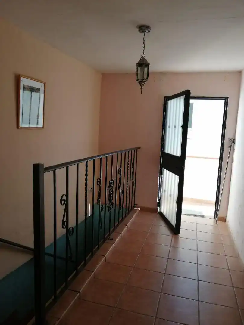 Casa adosada en venda en Frailes amb Balcó