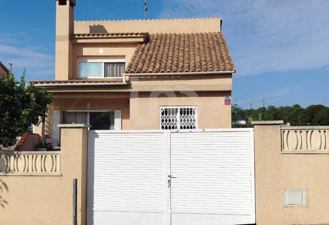 Exterior view of Single-family semi-detached for sale in Creixell  with Air Conditioner, Heating and Terrace