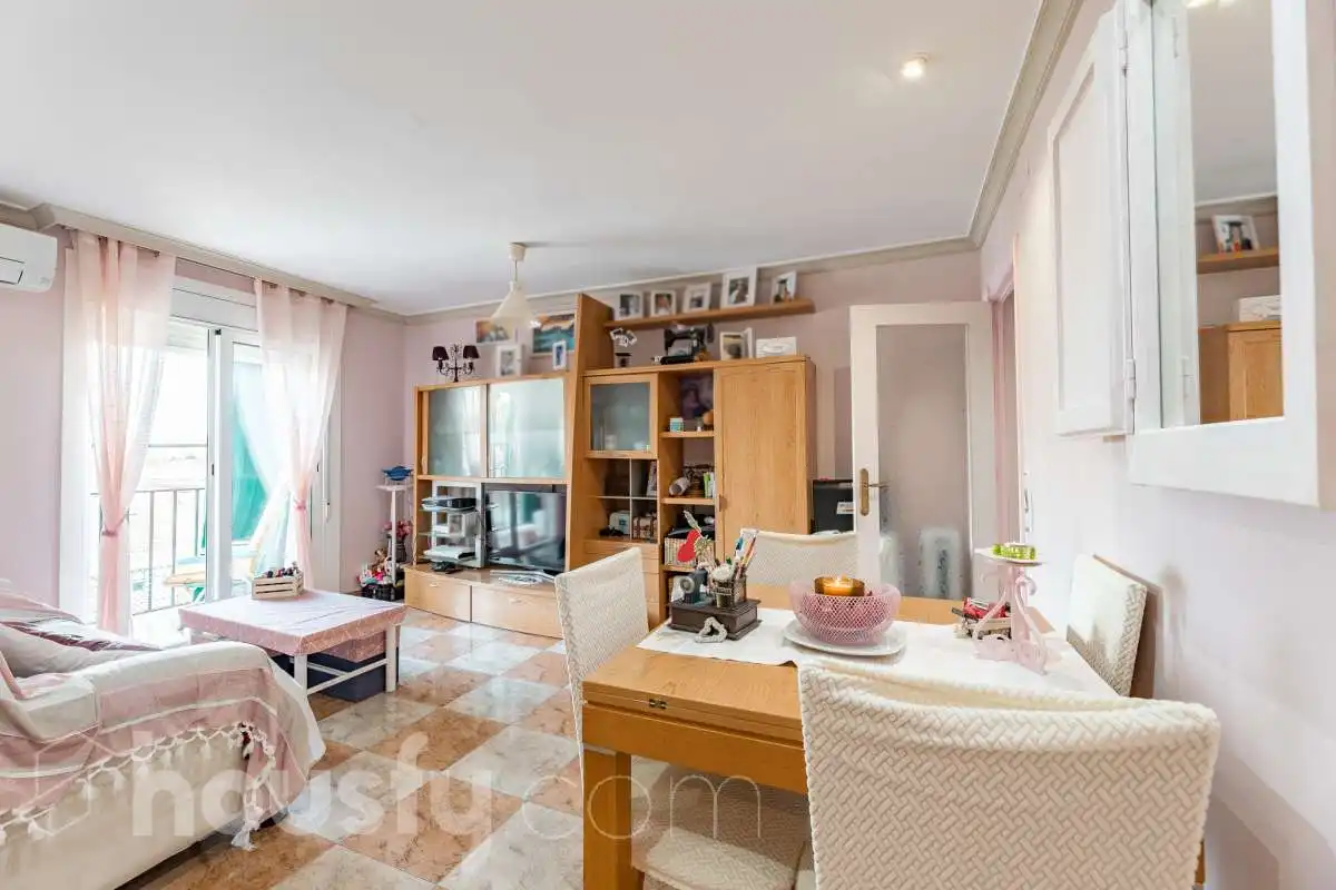 Appartamento con terrazza in vendita a Carrer de Sabadell ., imagen 5