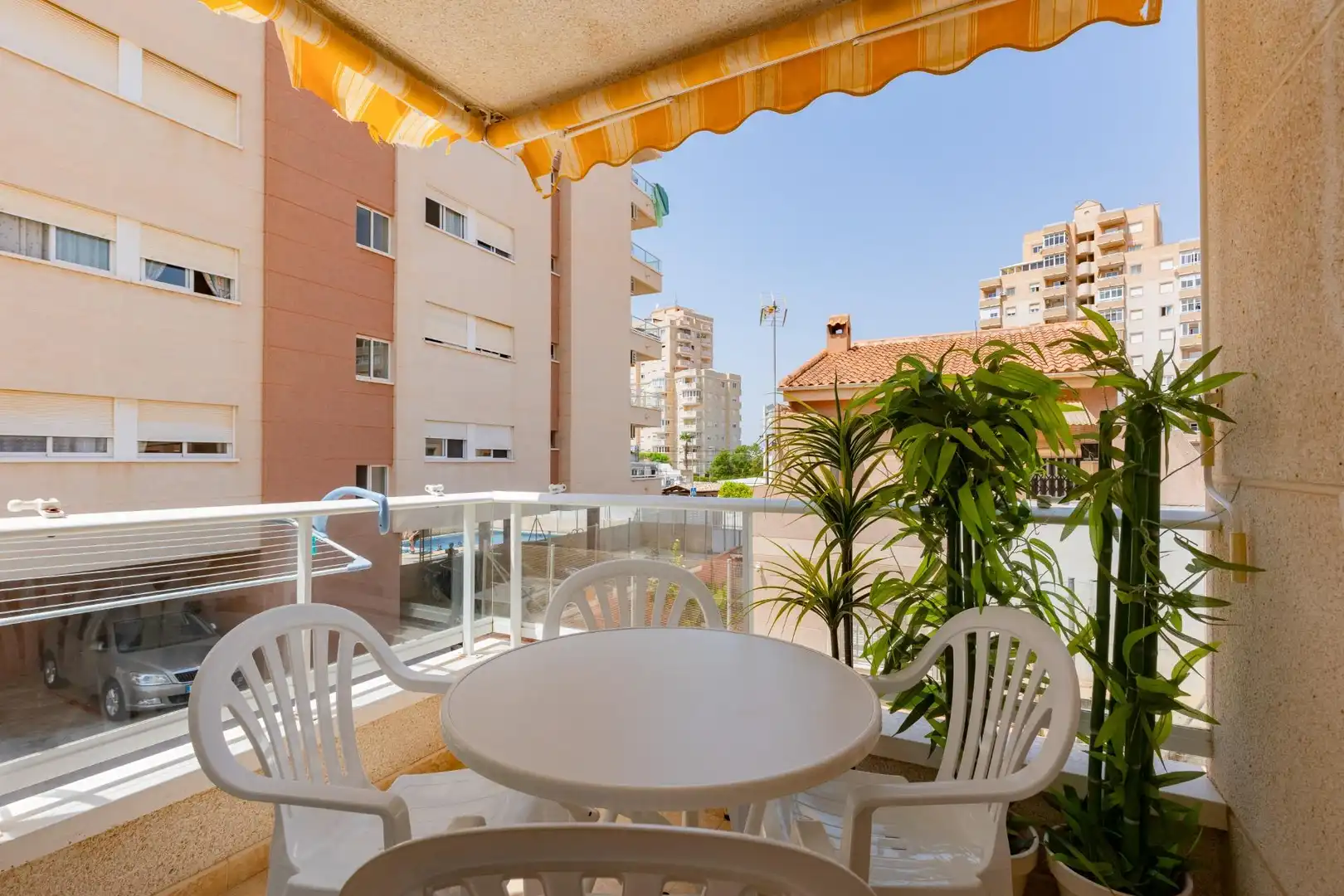 Terraza de Apartamento en venta en Torrevieja con Piscina, Amueblado y Microondas