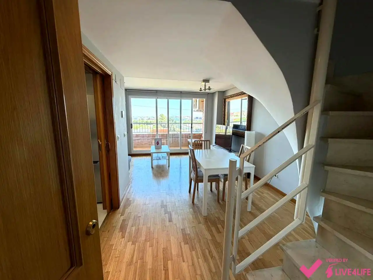 Sala d'estar de Pis de lloguer en Valencia amb Moblat i Balcó