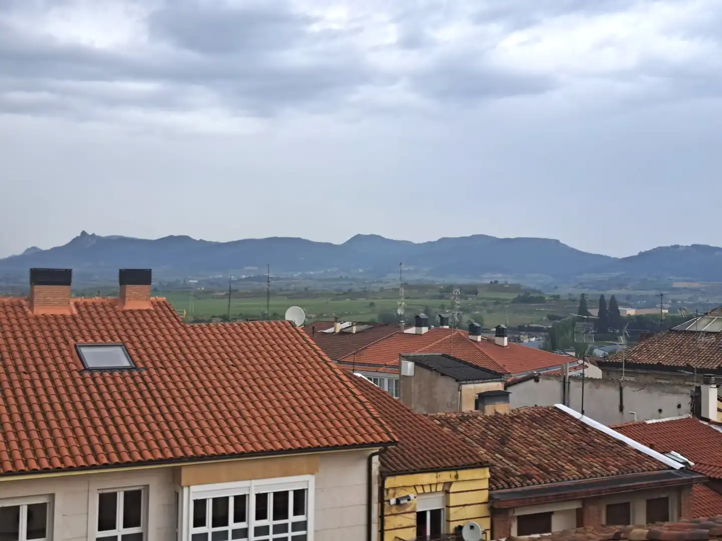 Vista exterior de Dúplex en venta en Haro con Aire acondicionado, Calefacción y Trastero