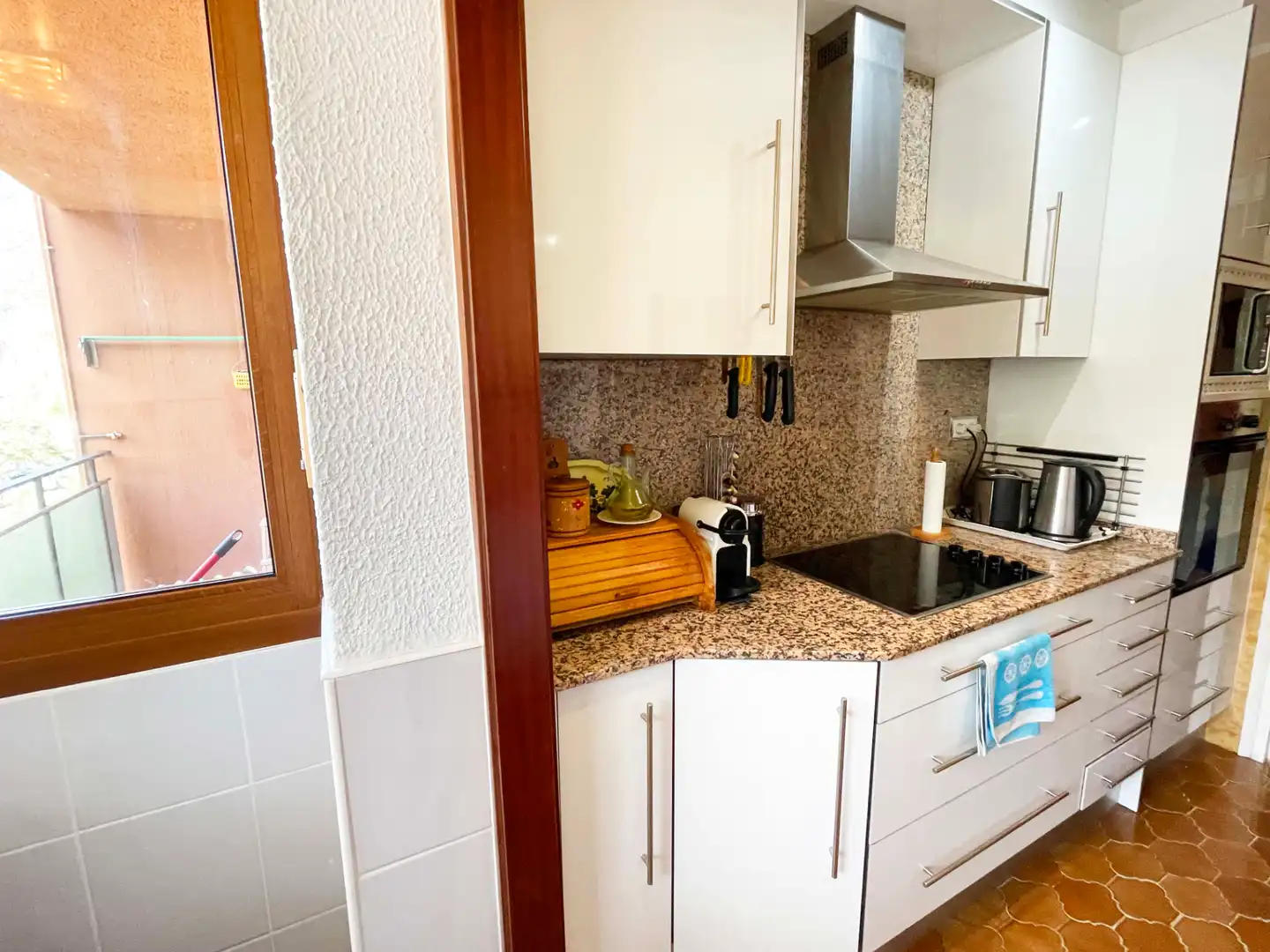 Küche von Wohnung zum Verkauf in Sort mit Terrasse, Abstellraum und Möbliert