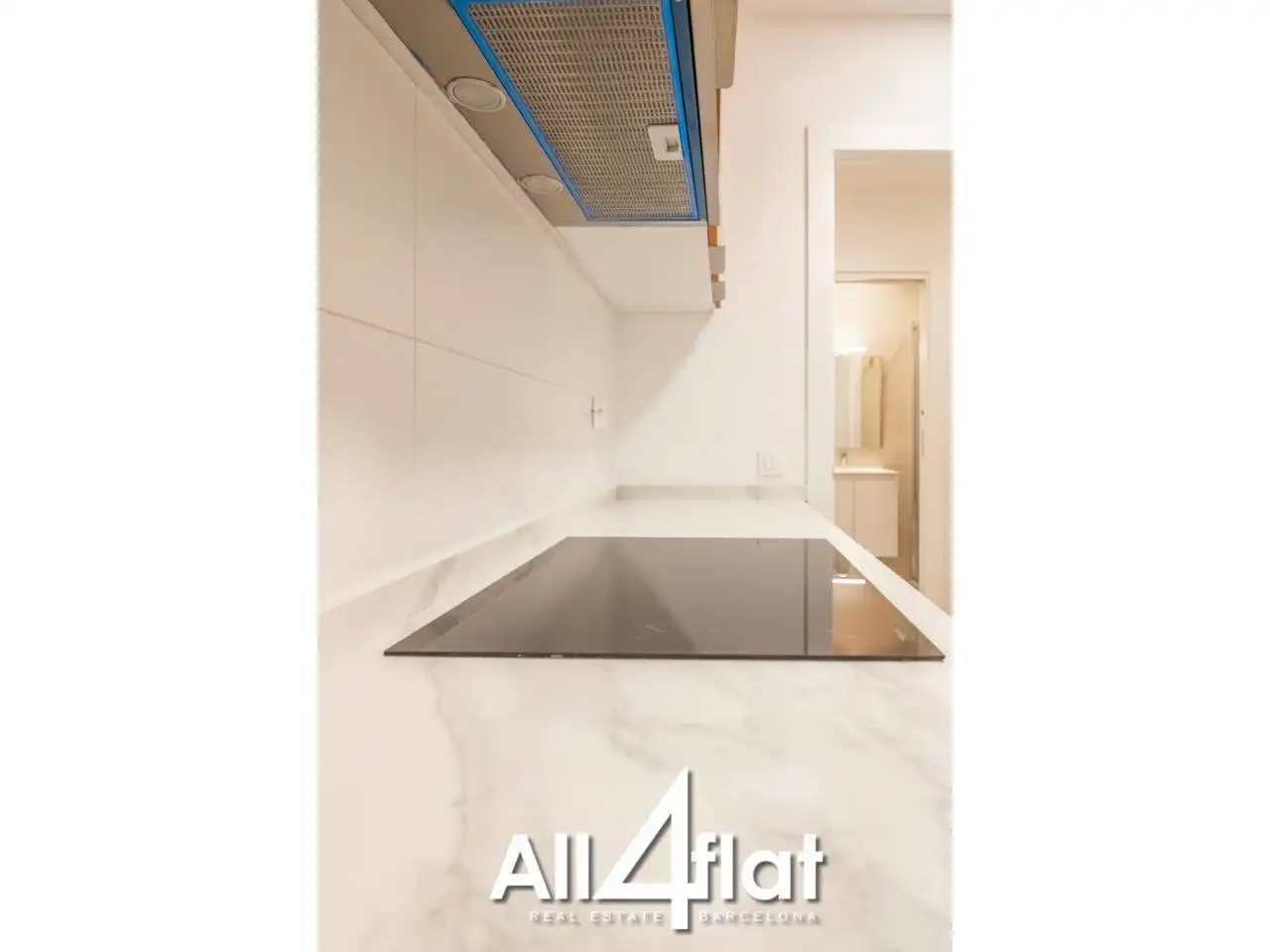 Kitchen of Flat for rent in Barcelona  with Air Conditioner and Alarm