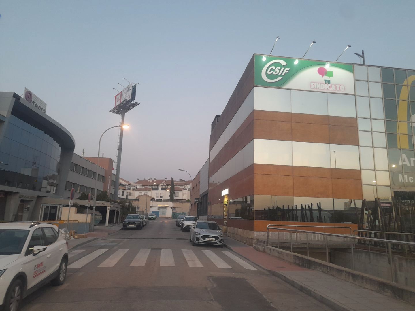 Vista exterior de Garatge de lloguer en Armilla amb Alarma