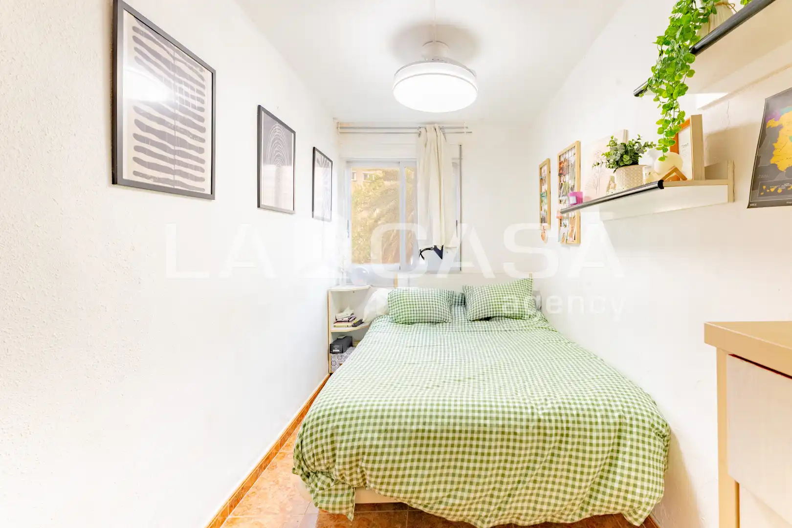 Bedroom of Flat for sale in Valencia