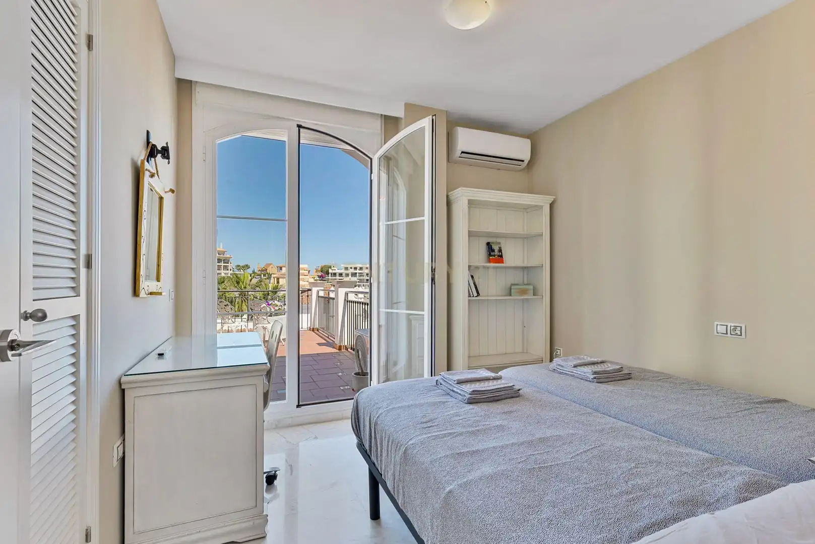 Casa adosada en venta en AV INGENIEROS DE RIVIERA 3 CONJUNTO SUNNY HILLSMIJ, 3, Riviera del Sol