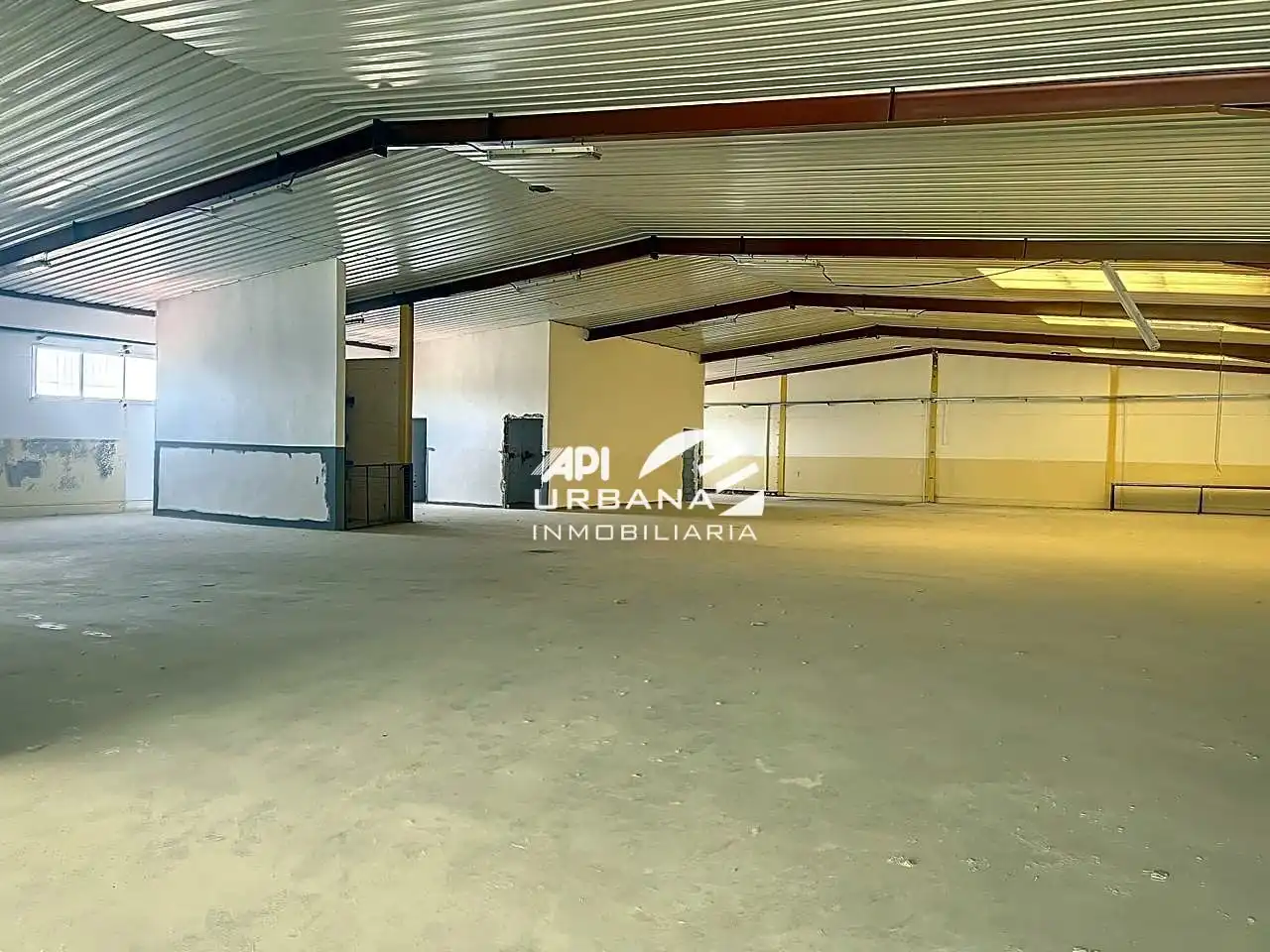 Nau industrial de lloguer en Lucena