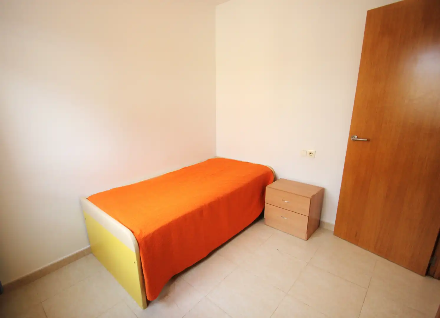Schlafzimmer von Dachboden zum Verkauf in Mont-roig del Camp mit Klimaanlage, Terrasse und Gemeinschaftspool