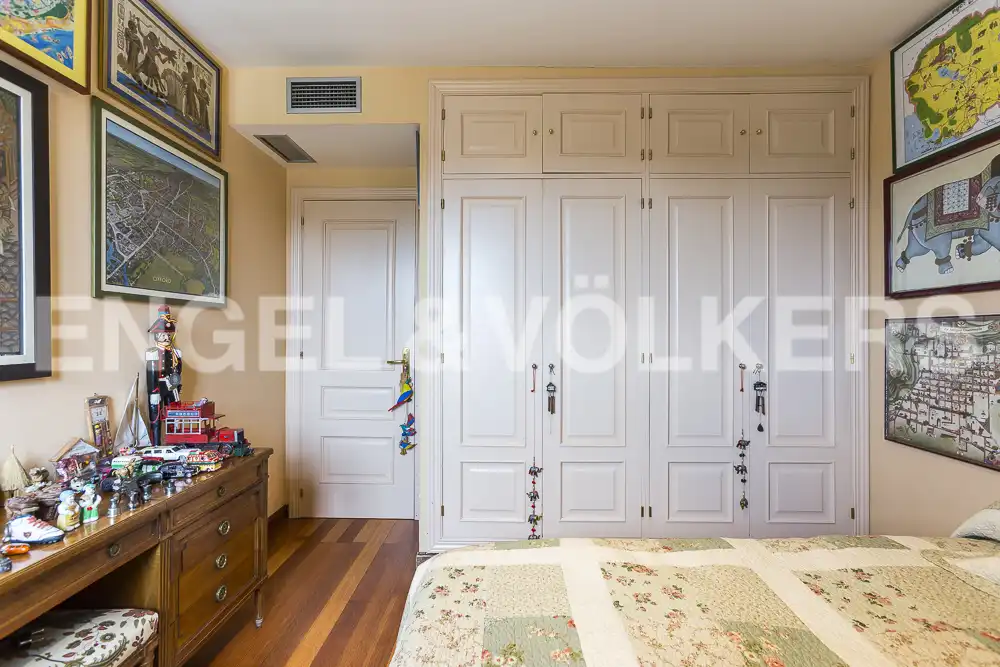 Bedroom of Houses for sale in Madrid  with Air Conditioner, Heating and Private garden