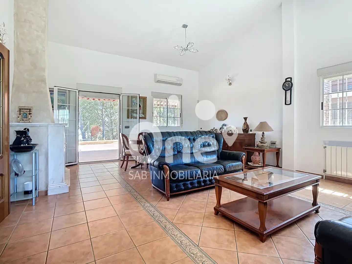 Living room of Houses for sale in Chiva  with Air Conditioner, Heating and Private garden