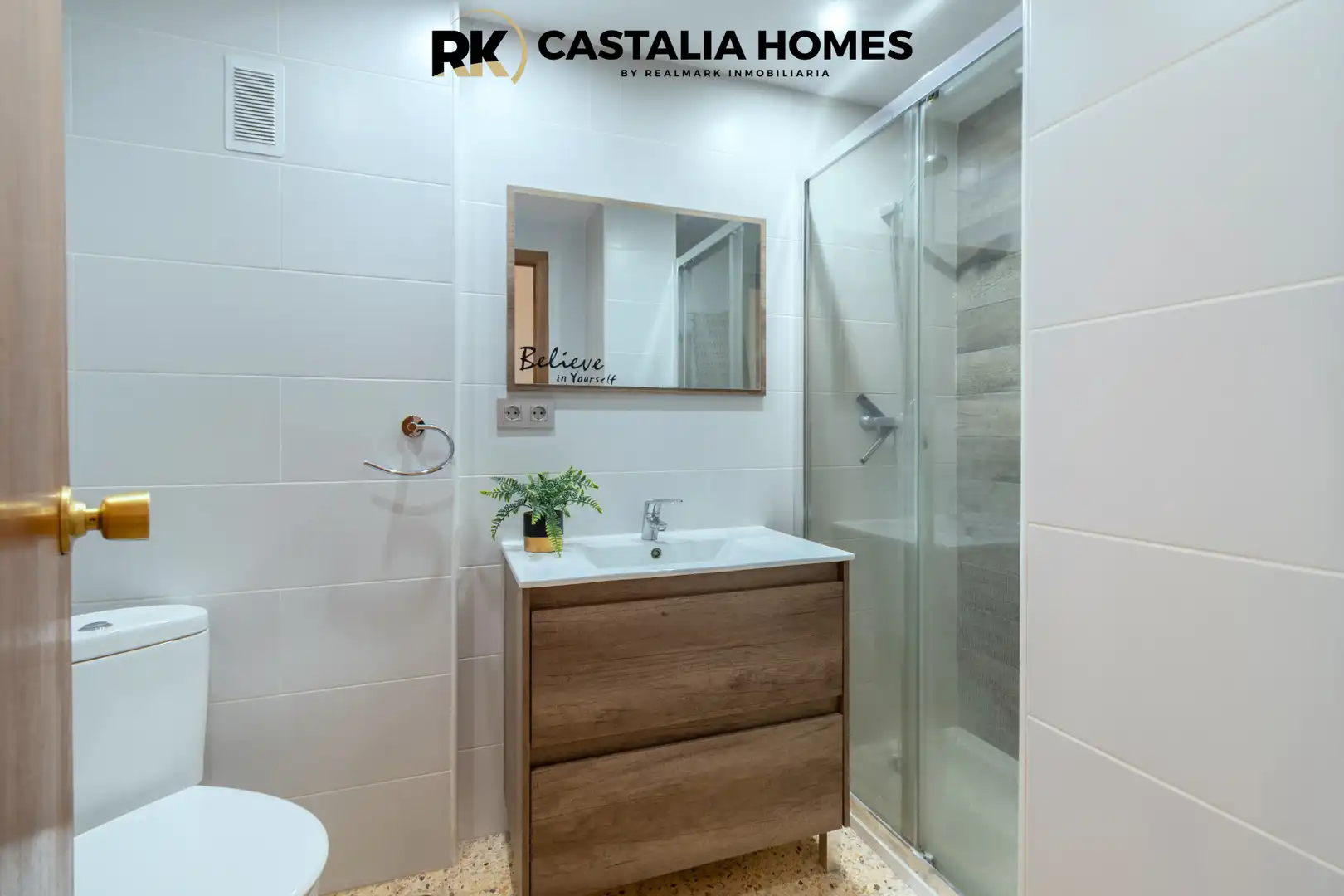 Baño de Apartamento en venta en Benicasim / Benicàssim con Terraza y Piscina comunitaria