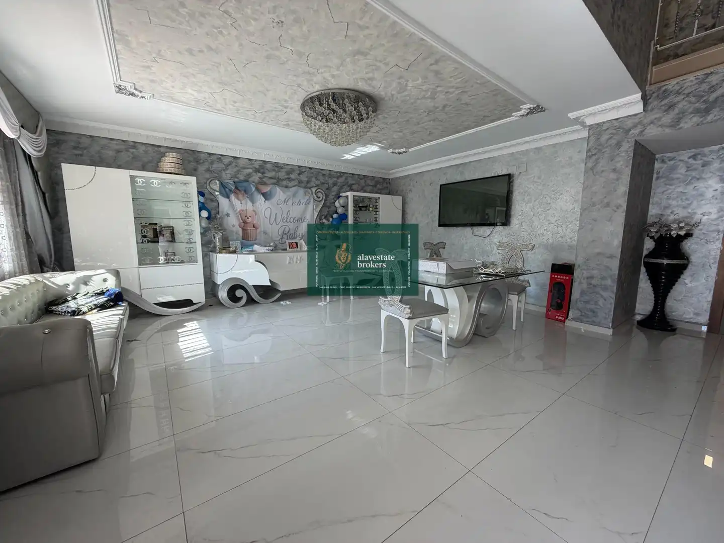 Villa con giardino in vendita a AMADEO VALLS 16