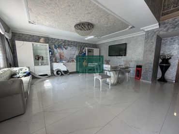 Chalet con jardín en venta en AMADEO VALLS 16