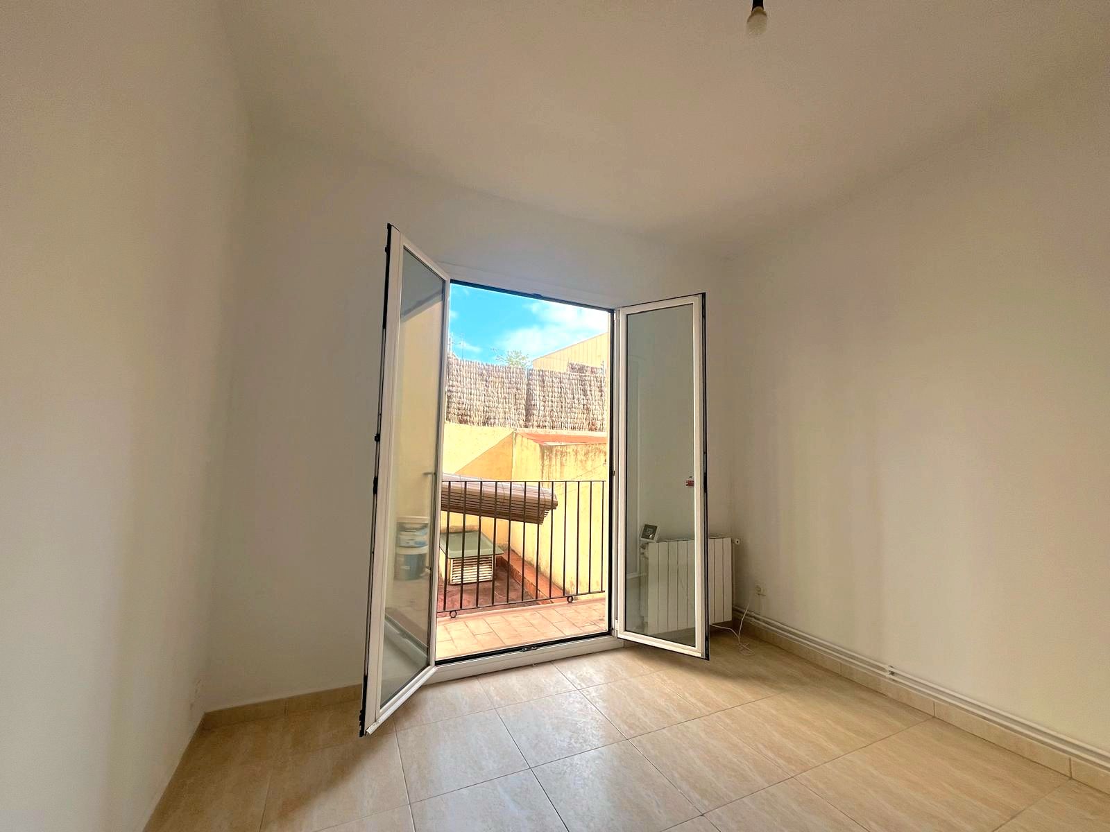 Bedroom of Flat for sale in  Barcelona Capital  with Oven and Balcony