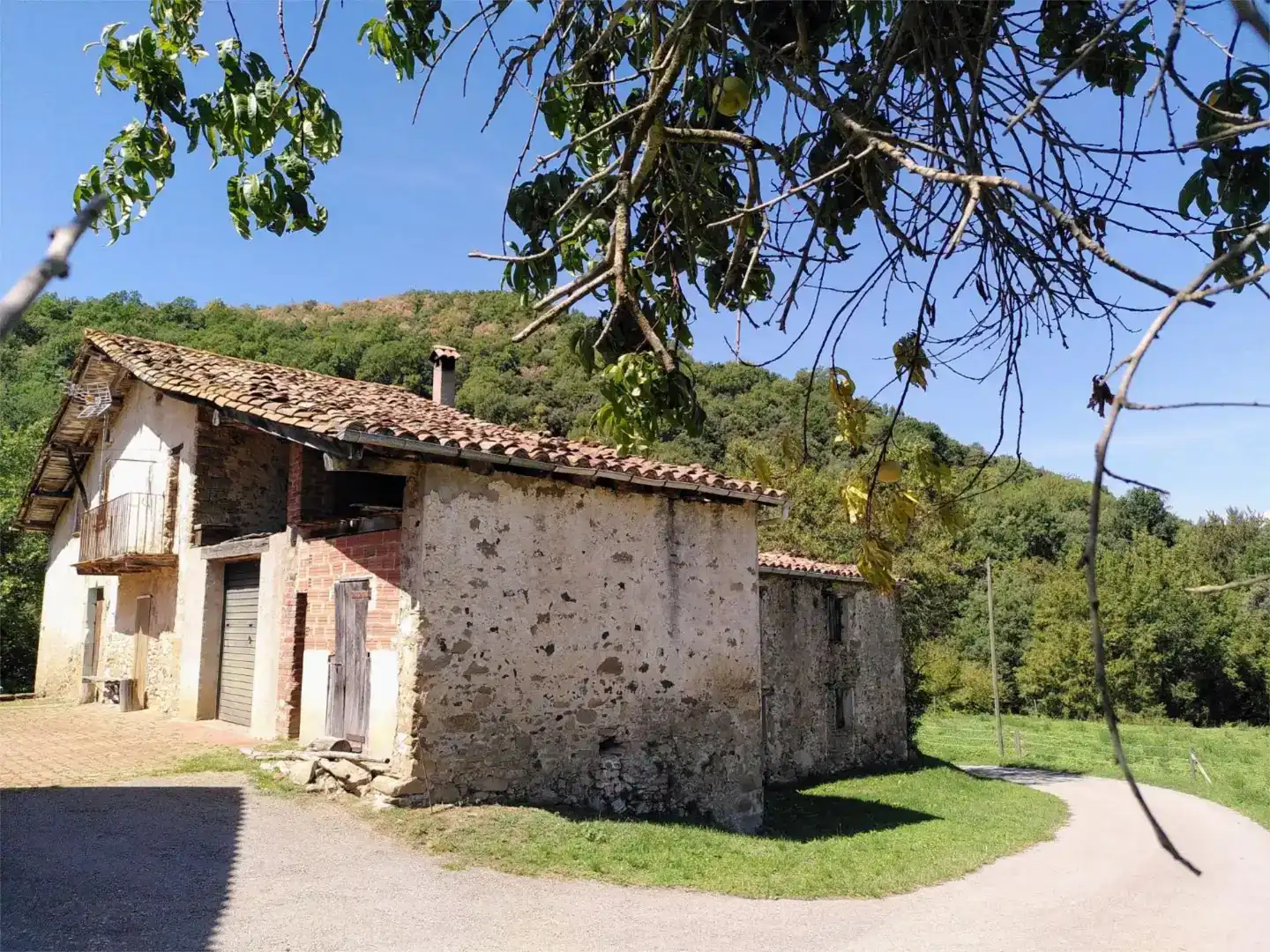 Vista exterior de Finca rústica en venda en Santa Pau, Girona