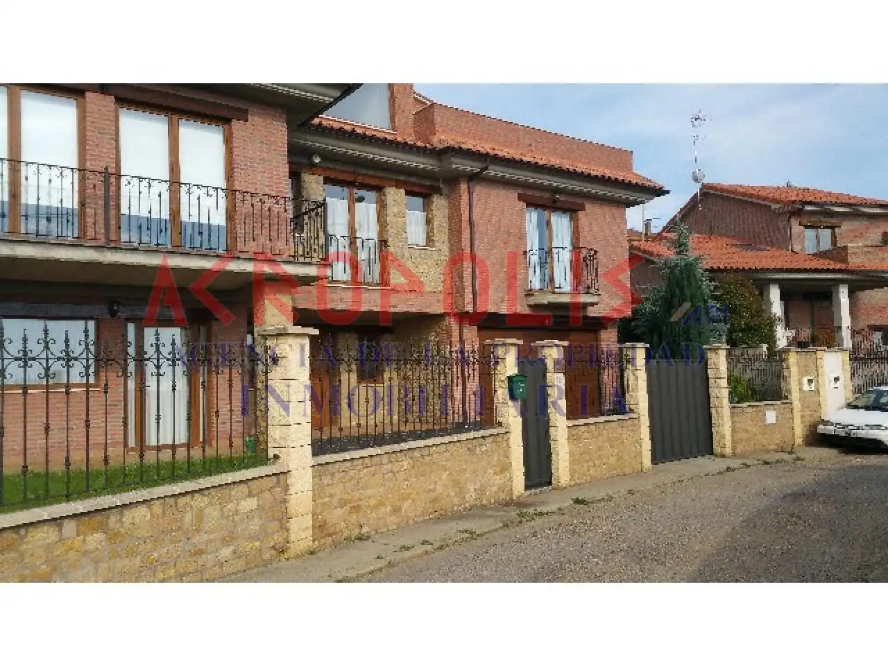 Vista exterior de Residencial en venta en León Capital 