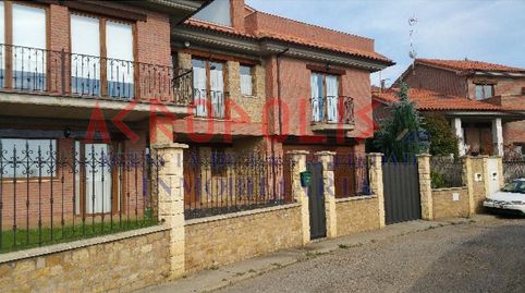 Foto 4 de Residencial en venta en Calle Los Acebos 281, Puente Castro, León Capital