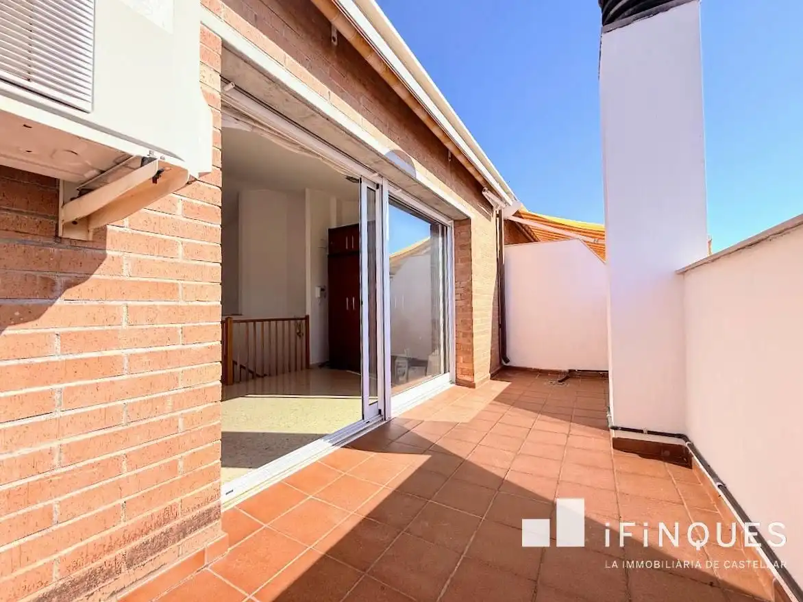 Terraza de Casa o chalet en venta en Castellar del Vallès con Aire acondicionado, Calefacción y Jardín privado