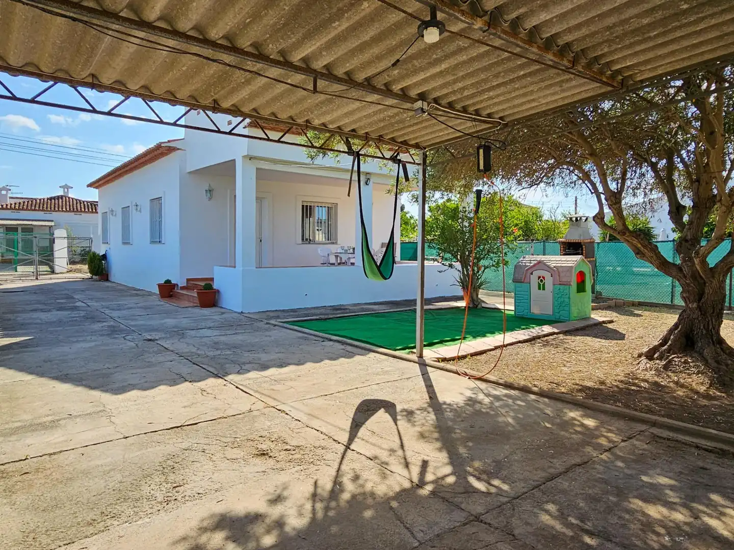 Vista exterior de Casa o xalet en venda en Oliva amb Aire condicionat, Calefacció i Jardí privat