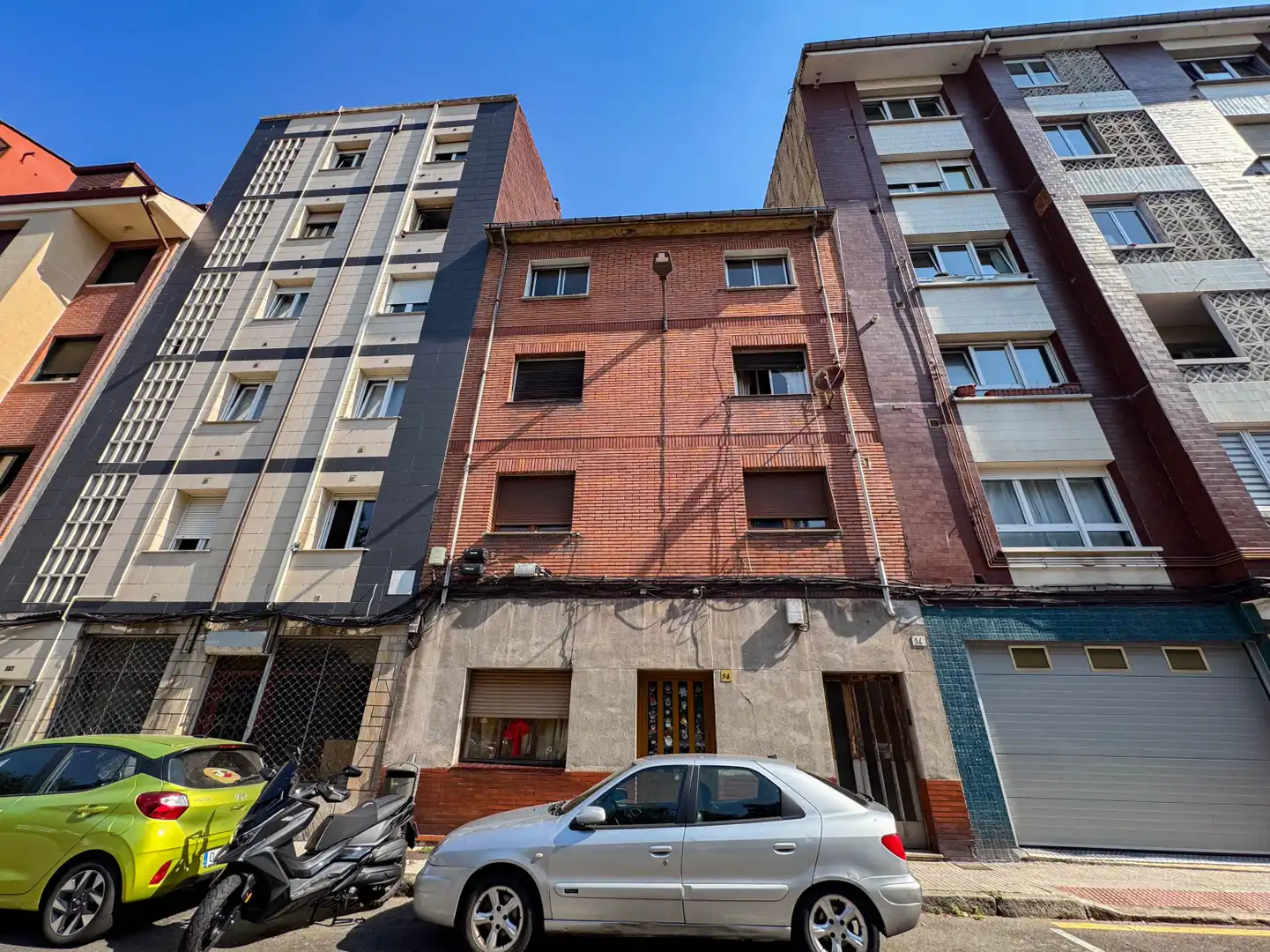 Vista exterior de Pis en venda en Gijón  amb Traster
