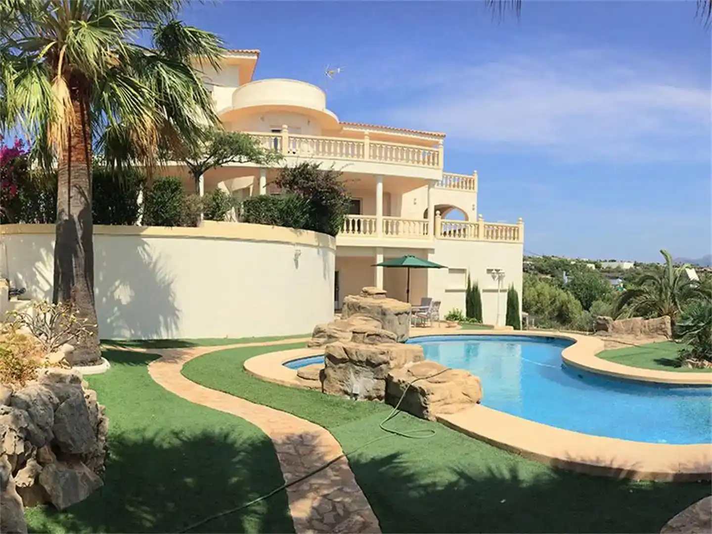 Piscina de Oficina de alquiler en Benidorm