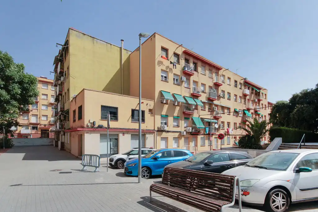 Vista exterior de Piso en venta en Sabadell