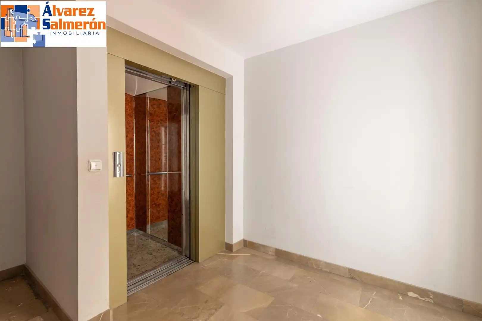 Flat for sale in Granada  with Air Conditioner and Heating