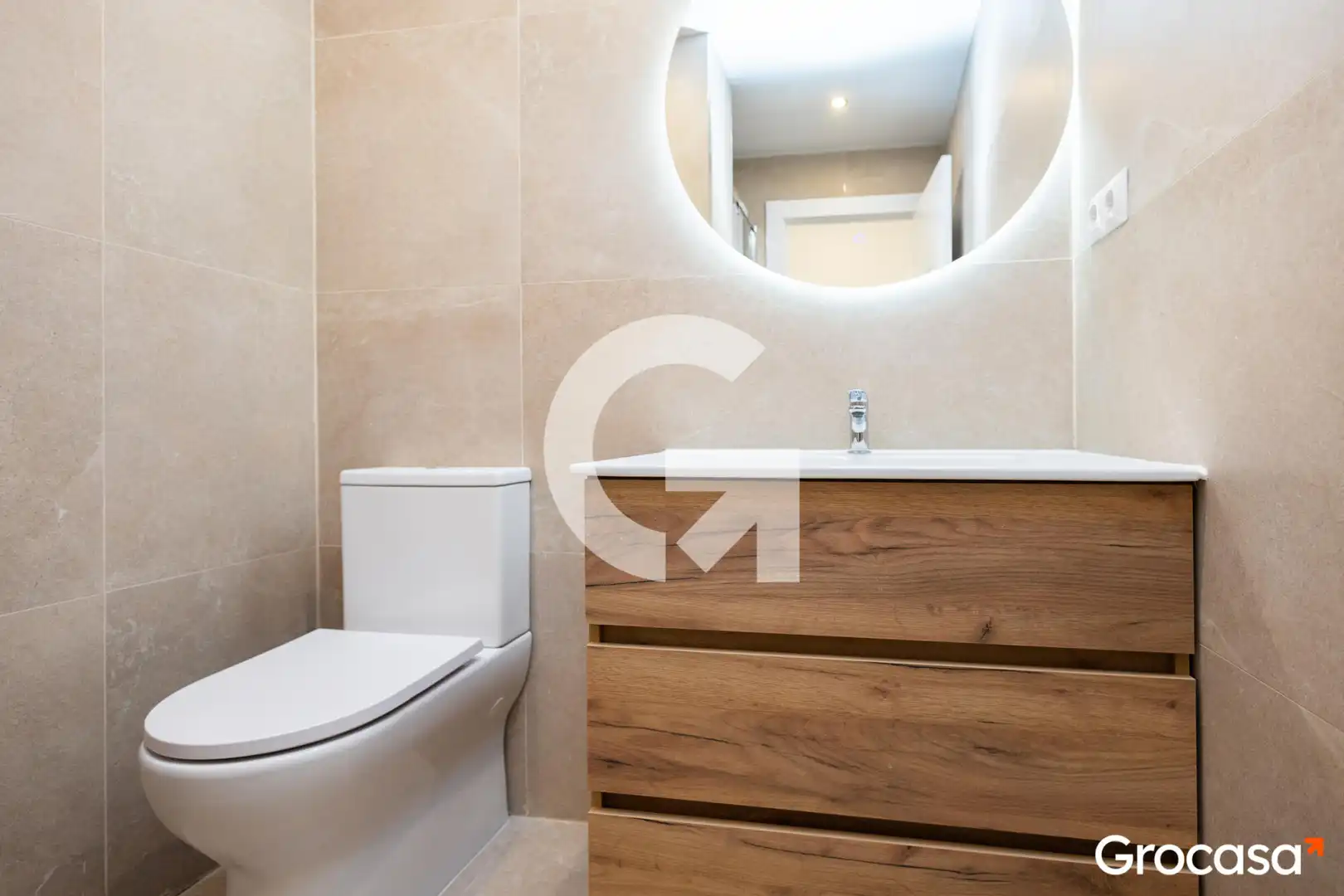 Bathroom of Flat for sale in Sant Vicenç Dels Horts  with Air Conditioner, Heating and Oven