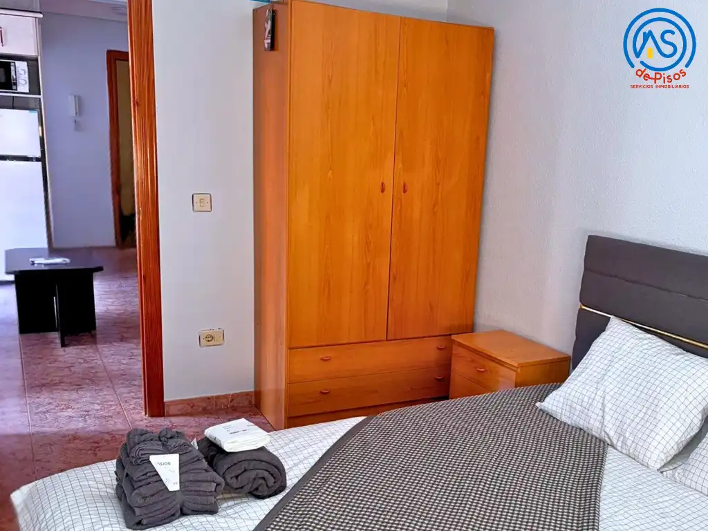 Habitación de Piso de alquiler en Zaragoza con Calefacción, Amueblado y Horno