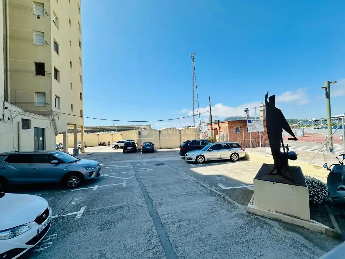 Parking de Piso en venta en Barcelona con Aire acondicionado, Calefacción y Balcón