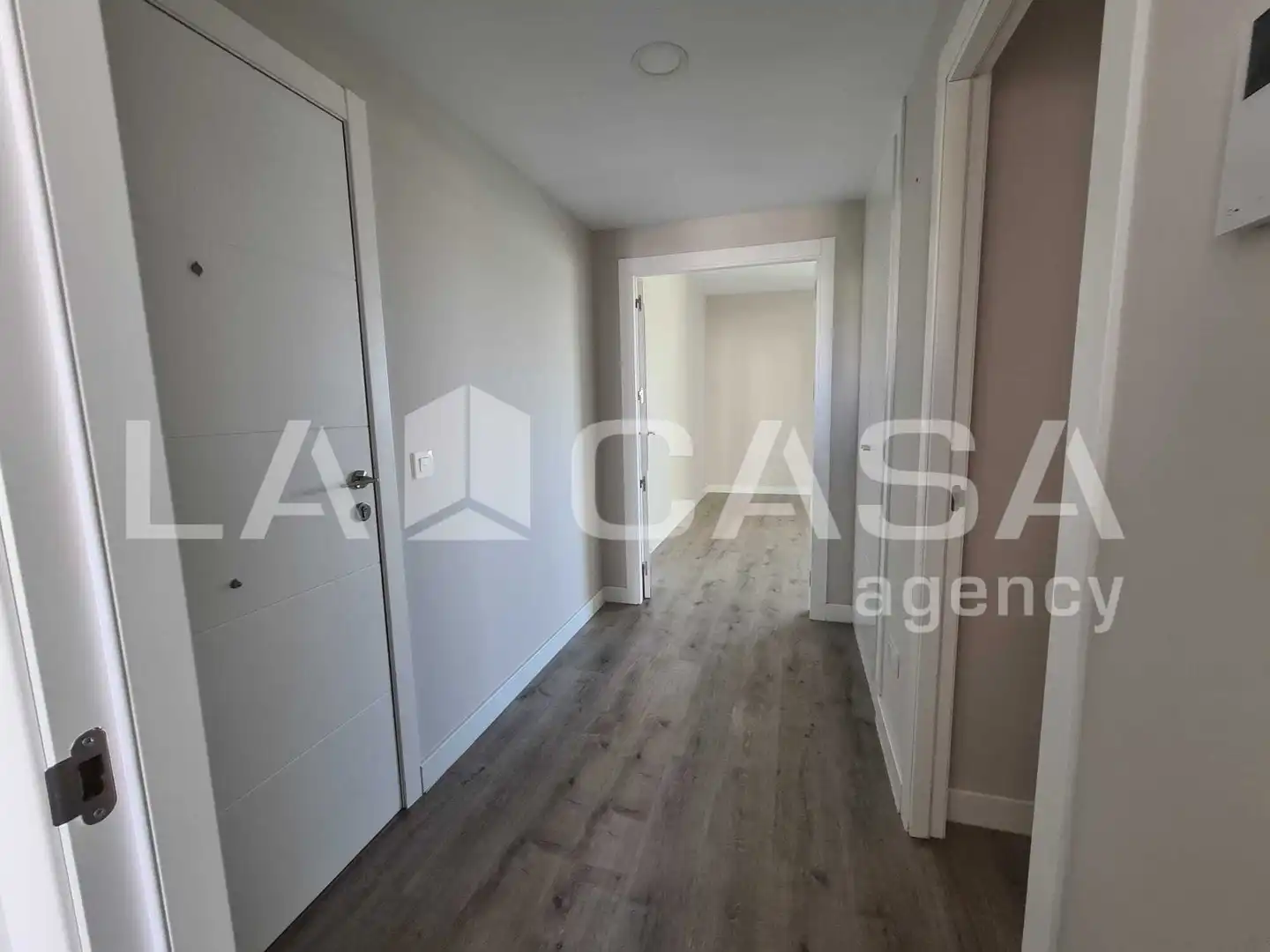 Piso en venta en Entrenúcleos