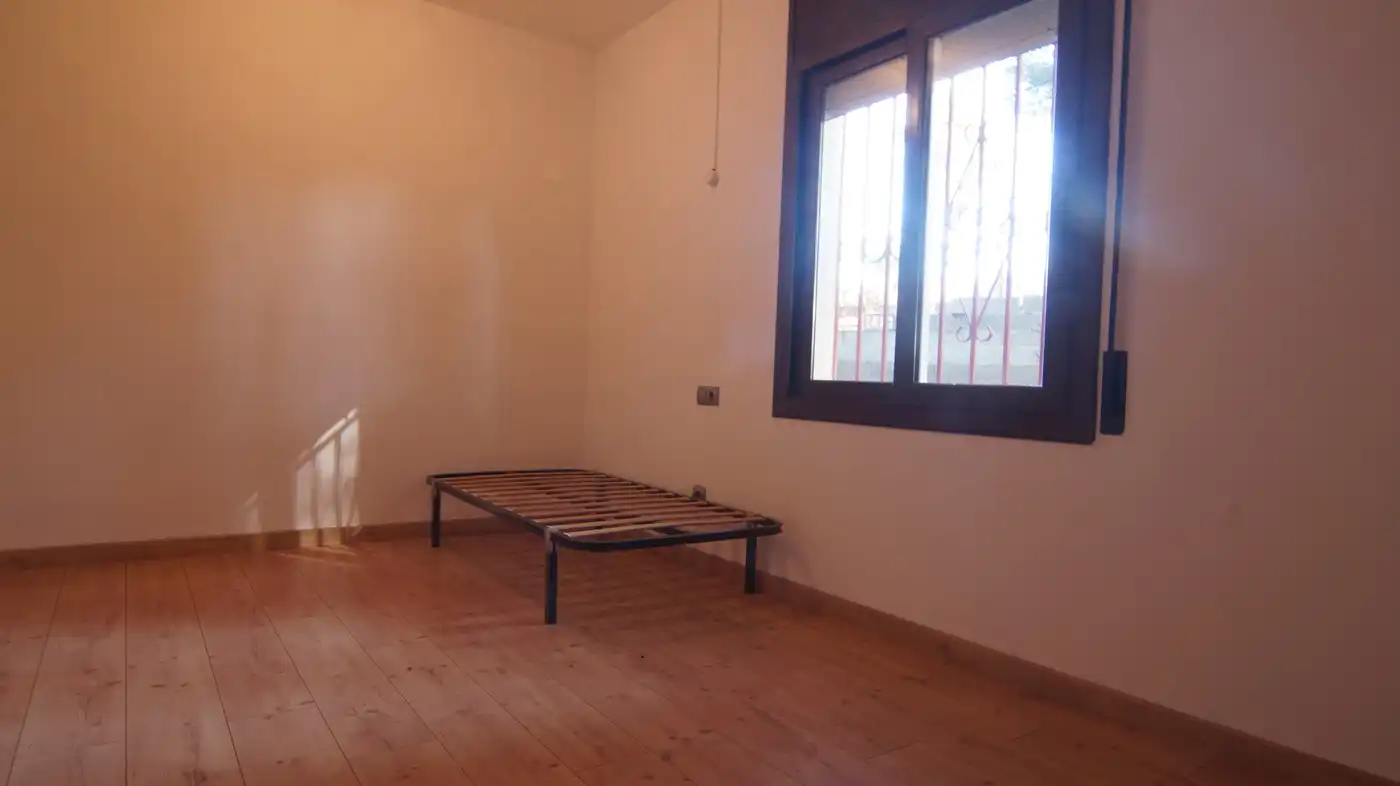 Dormitori de Casa o xalet en venda en El Catllar  amb Parquet, Terrassa i Piscina