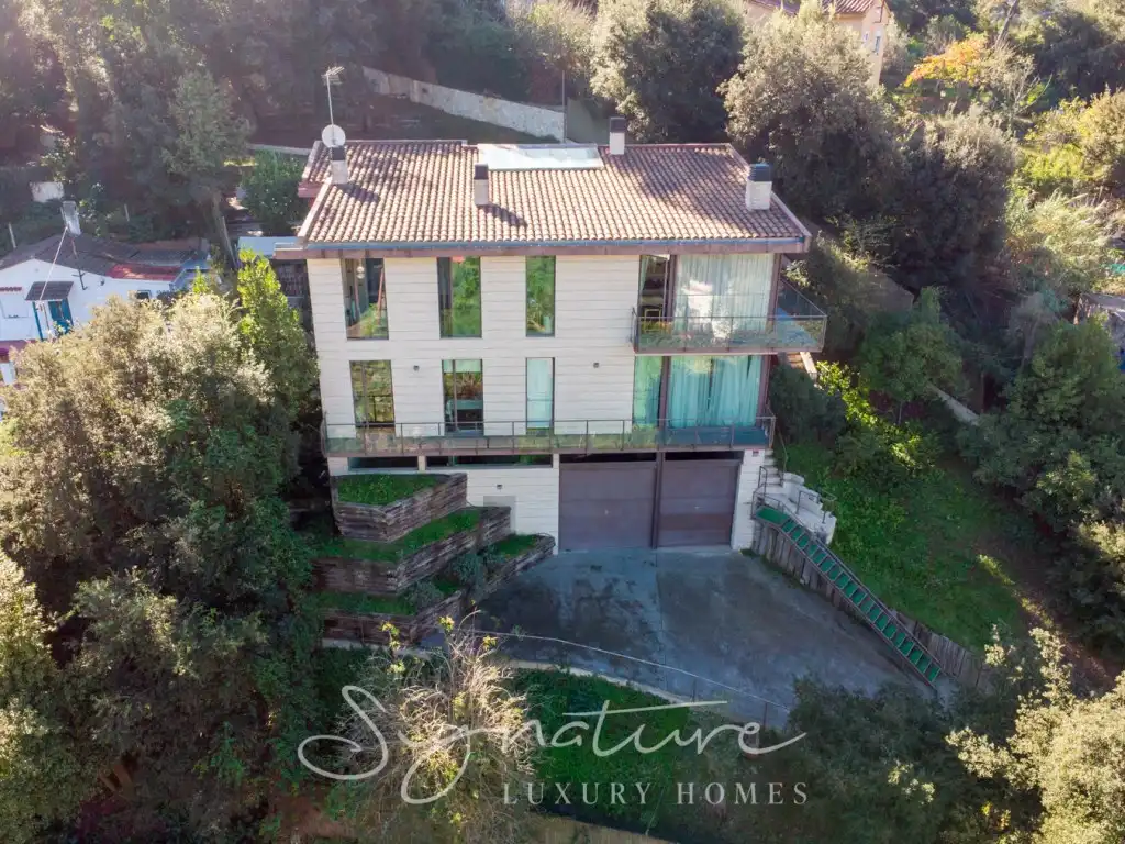 Vista exterior de Casa o chalet en venta en Barcelona con Aire acondicionado