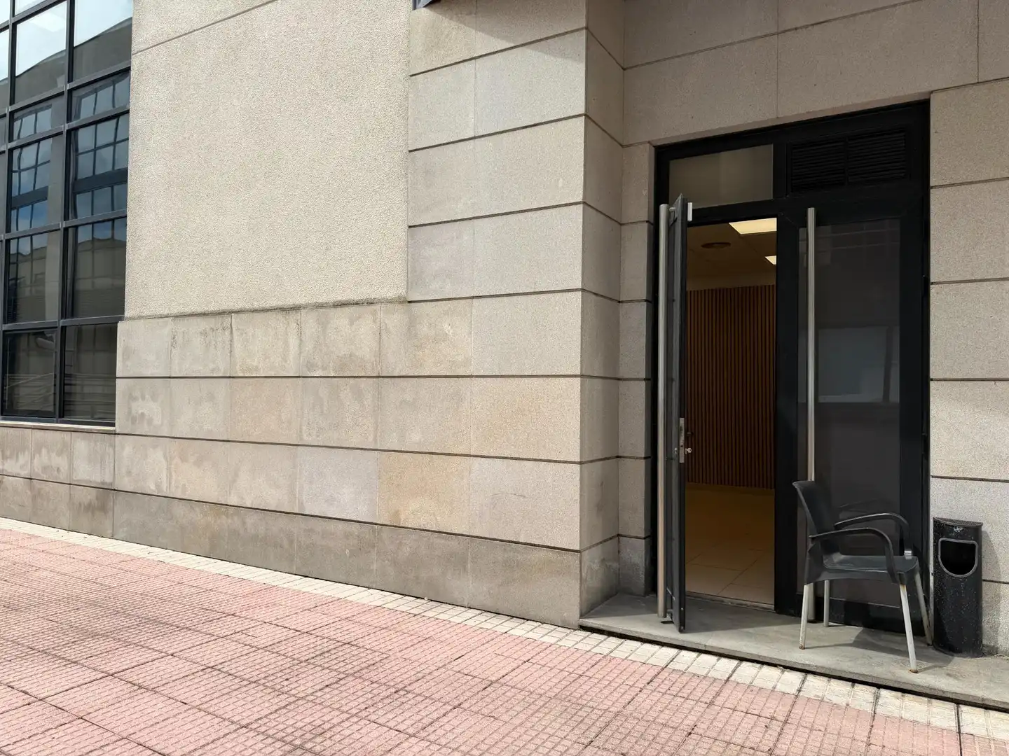 Vista exterior de Local de lloguer en A Coruña Capital 