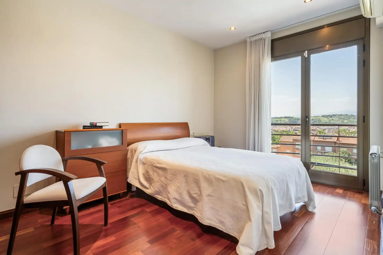 Schlafzimmer von Einfamilien-Reihenhaus zum Verkauf in Granollers mit Heizung, Privatgarten und Terrasse