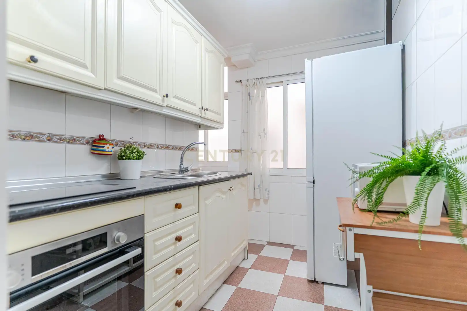 Kitchen of Flat for sale in Granada  with Air Conditioner and Balcony