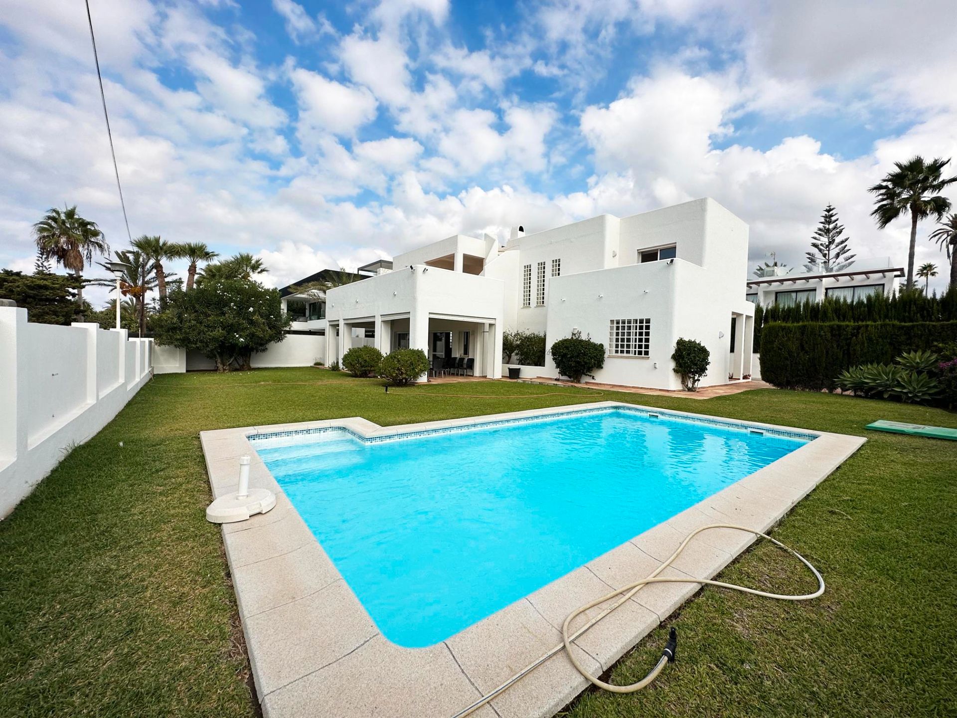Jardí de Casa o xalet en venda en Marbella amb Aire condicionat, Calefacció i Jardí privat