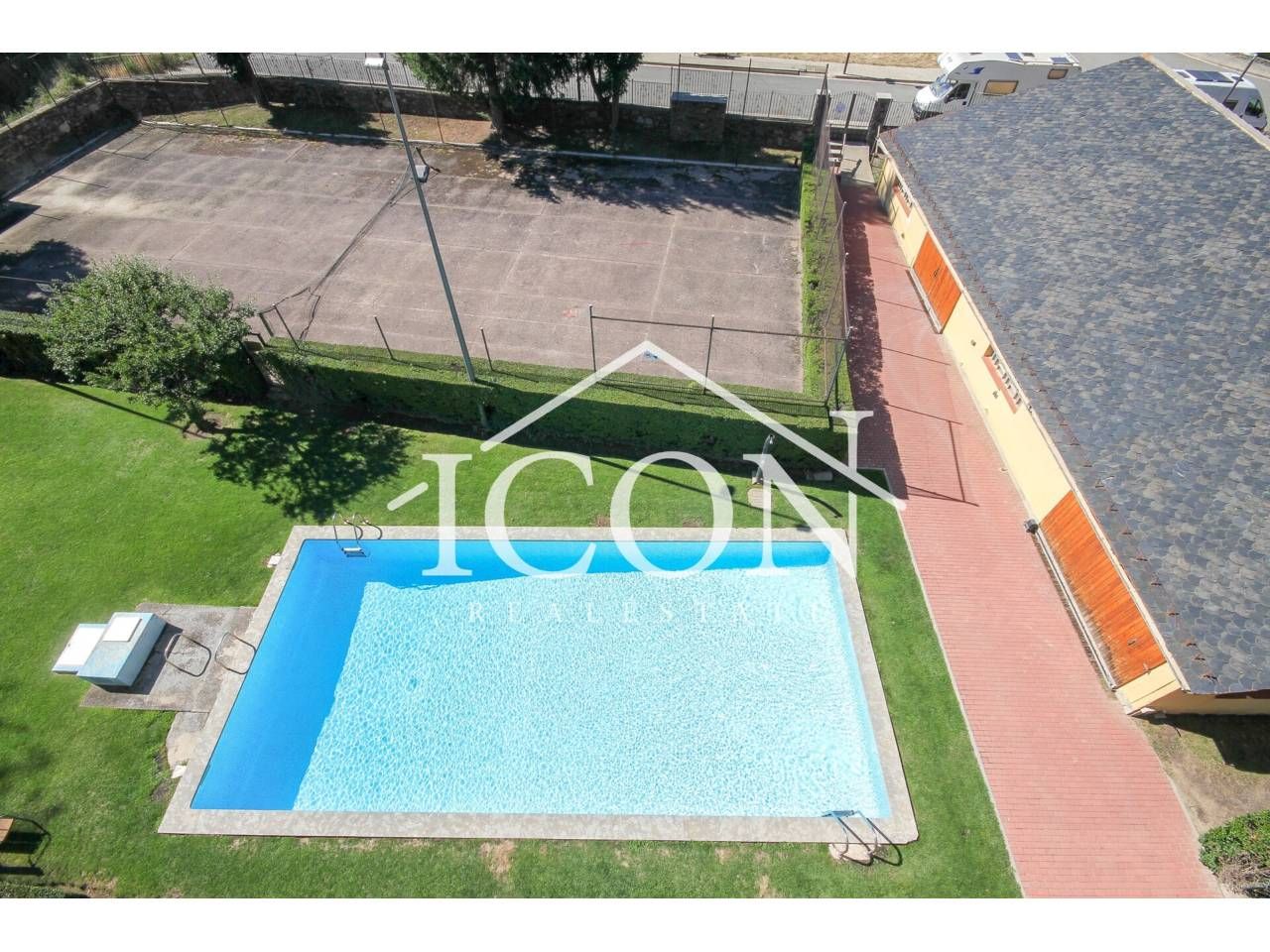 Piscina de Àtic en venda en Llívia amb Aire condicionat, Calefacció i Parquet