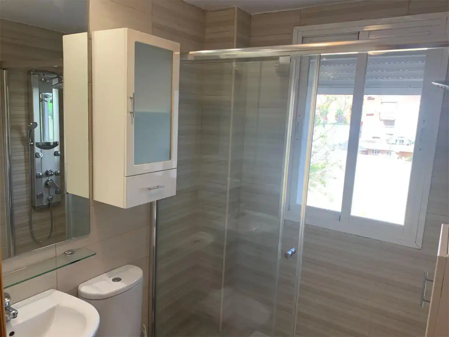Bany de Casa o xalet en venda en  Granada Capital amb Aire condicionat i Piscina