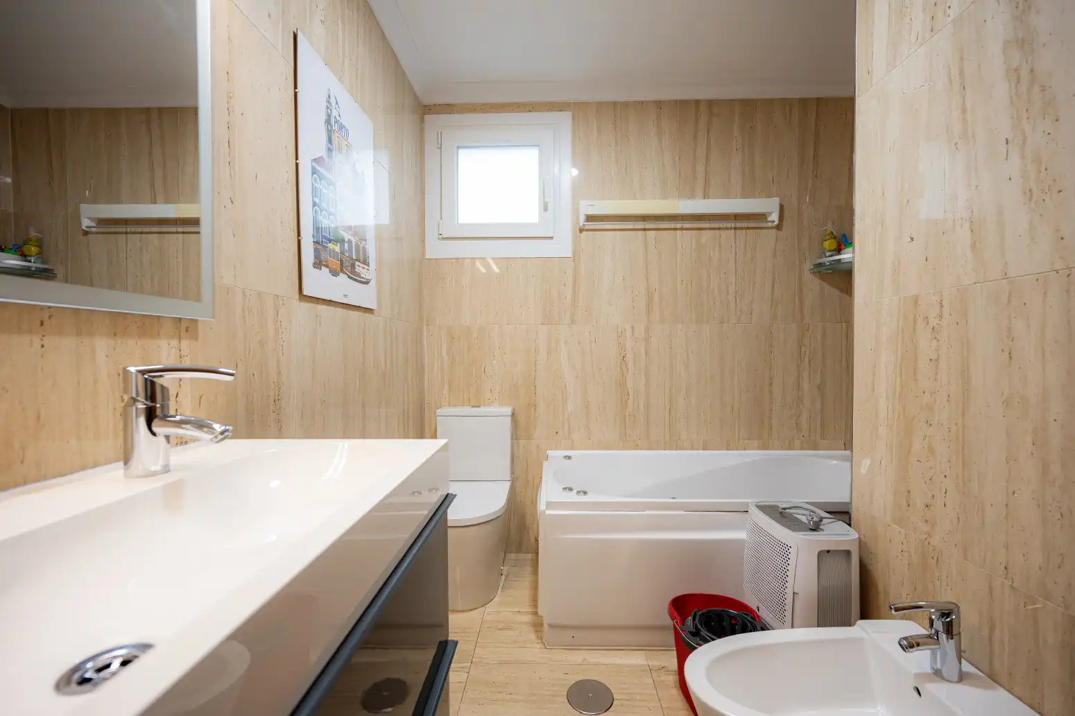 Badezimmer von Wohnung zum Verkauf in Oviedo  mit Heizung, Privatgarten und Abstellraum