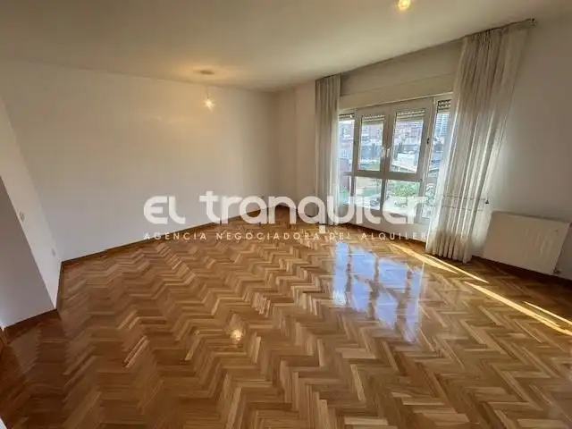 Sala d'estar de Pis de lloguer en Madrid amb Terrassa i Rentadora
