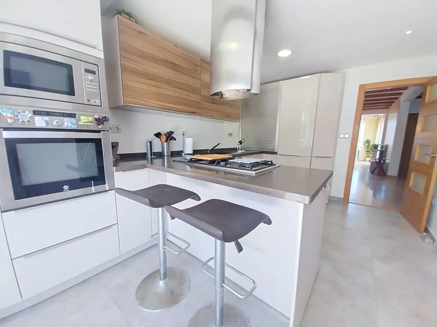 Cuina de Casa o xalet en venda en L'Alfàs del Pi amb Aire condicionat, Jardí privat i Terrassa