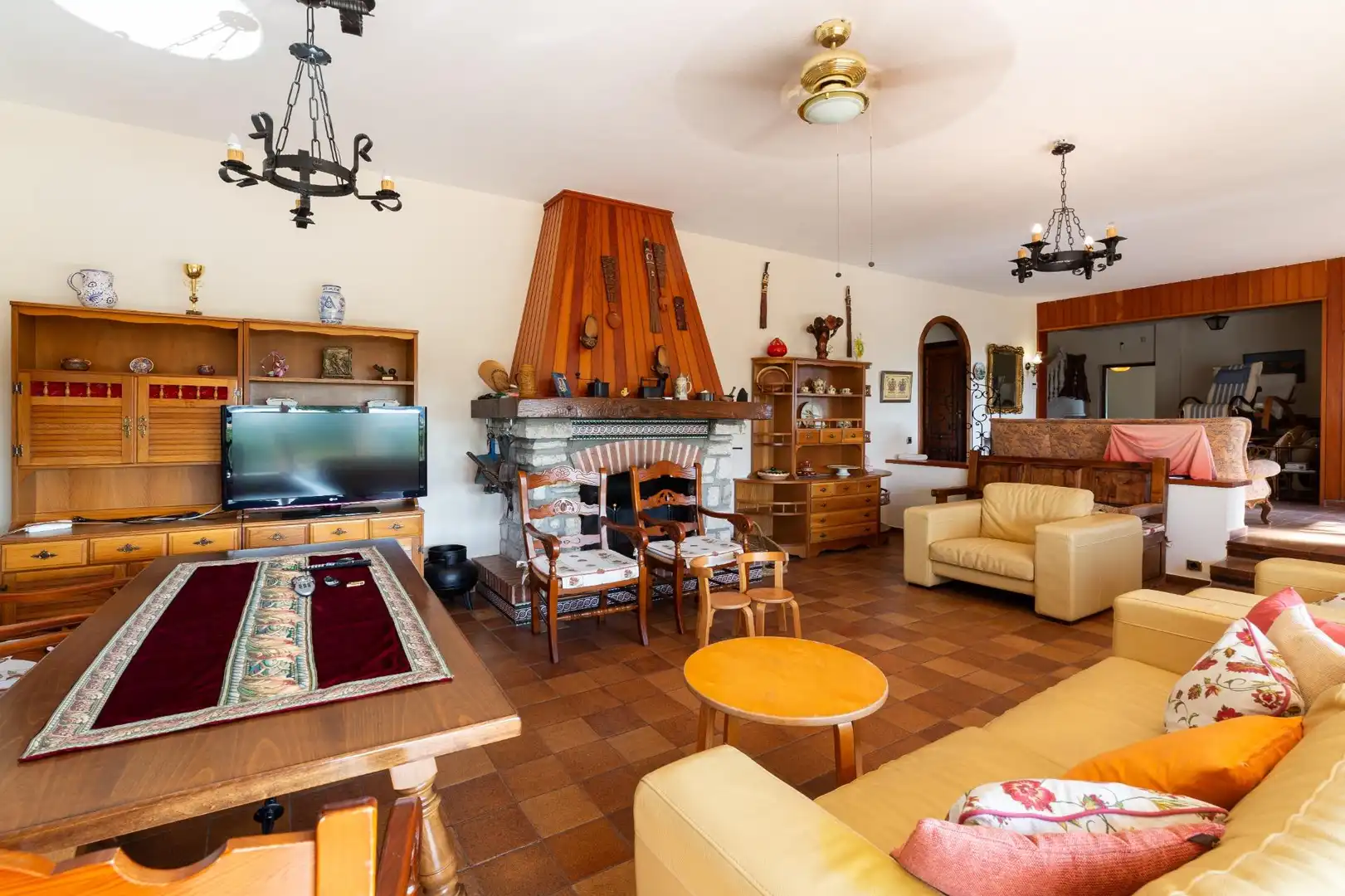 Sala d'estar de Casa o xalet en venda en Tudela de Duero amb Calefacció, Jardí privat i Terrassa