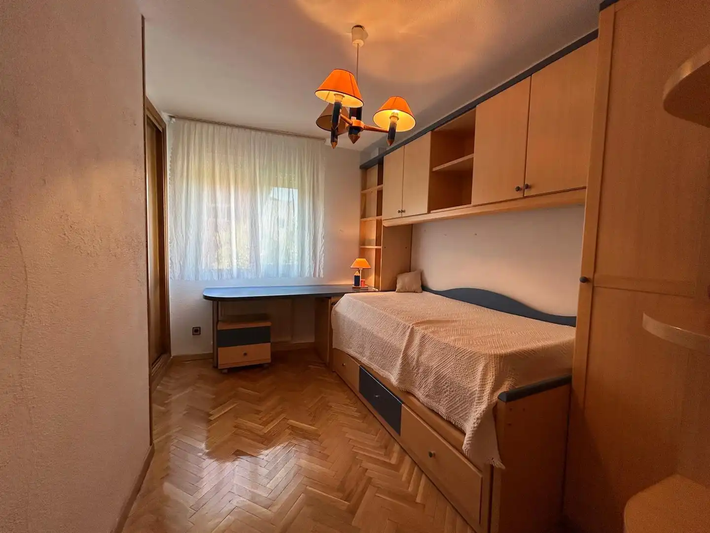 Flat for sale in Avenida FELICIDAD, Los Rosales