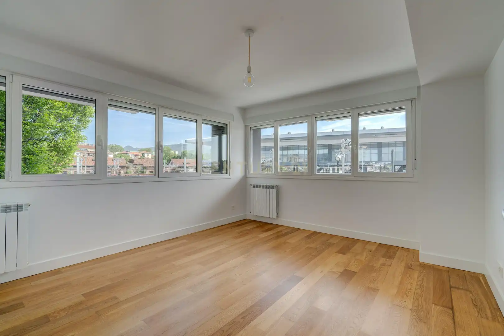 Bedroom of Flat for sale in Irun 