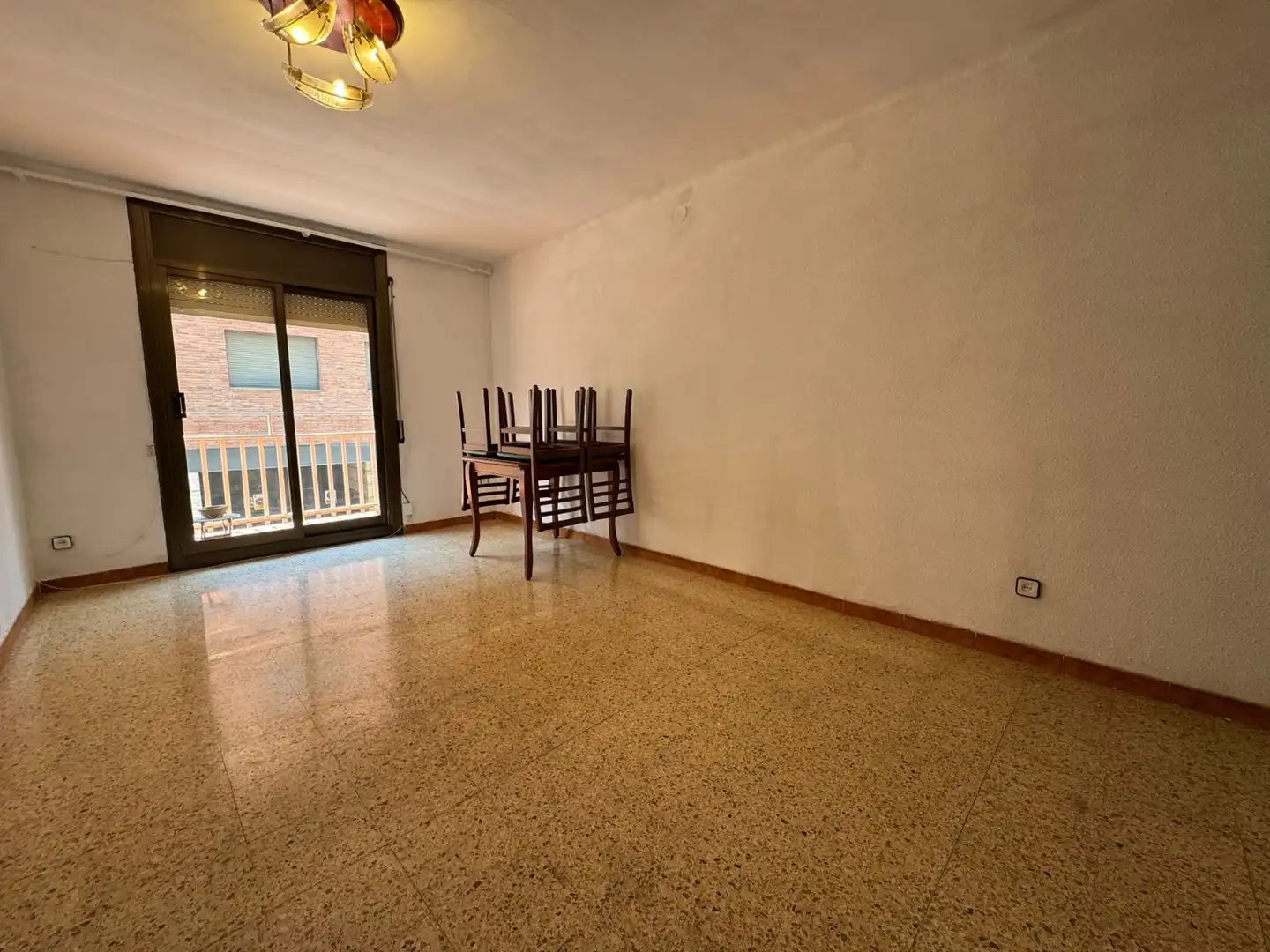Sala de estar de Piso en venta en Cerdanyola del Vallès con Horno y Balcón