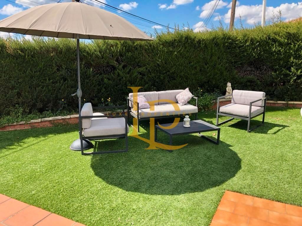 Casa adosada en venda a Els Avets - Can Serrafossà - Ximelis